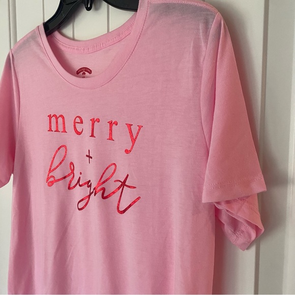Holiday Time women’s pink shirt sleeve “Merry & Bright” top - Picture 3 of 6